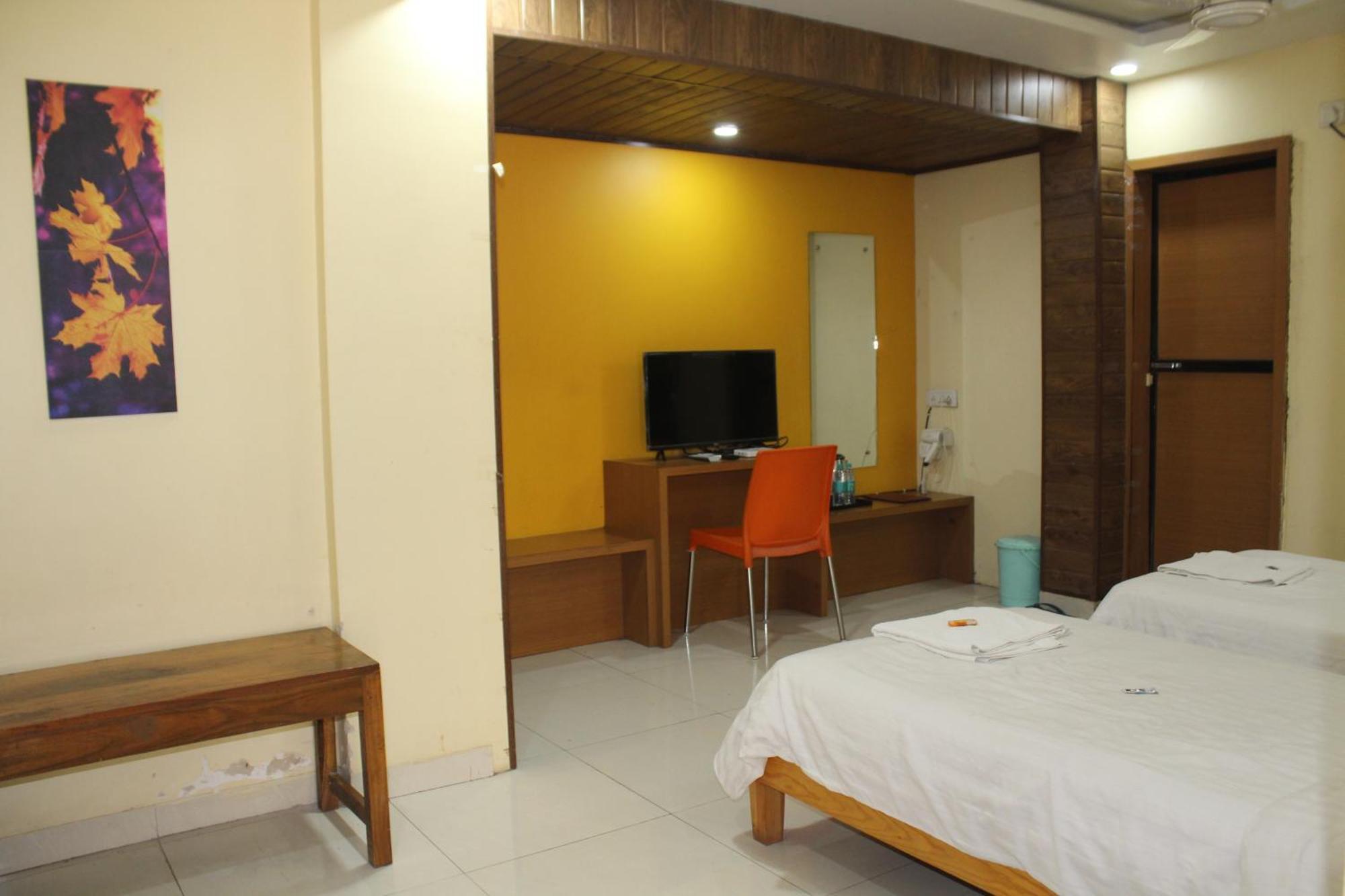 Hotel Shivrai Pen Extérieur photo